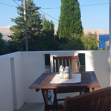 Apartmani Sara Marija Karlobag Exterior foto