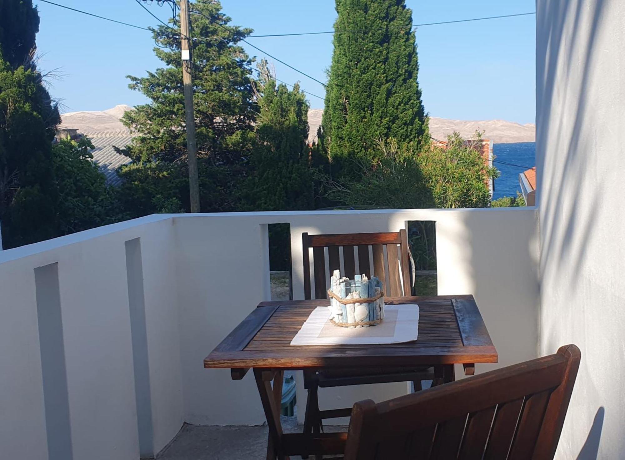 Apartmani Sara Marija Karlobag Exterior foto